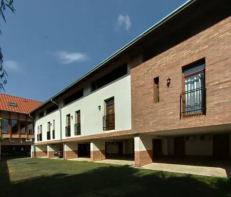 Maja Apartman Gyula Exterior photo
