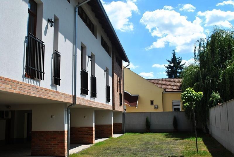 Maja Apartment *